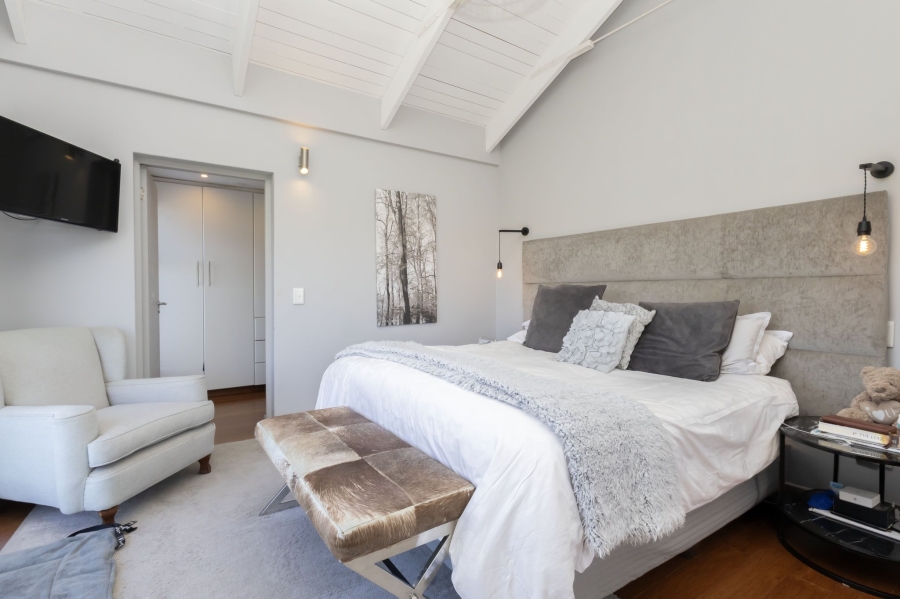 To Let 4 Bedroom Property for Rent in Big Bay Western Cape